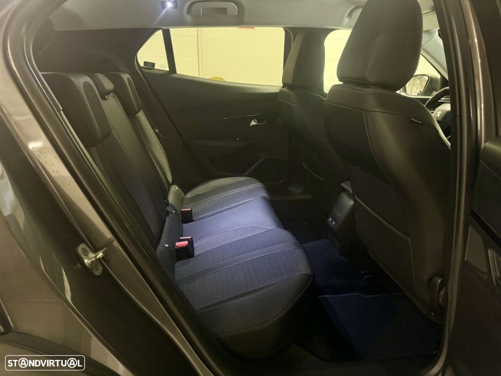Peugeot 2008 1.2 PureTech Allure Pack EAT8 - 27
