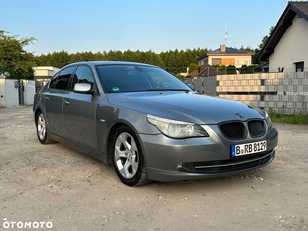 BMW Seria 5 525i - 4