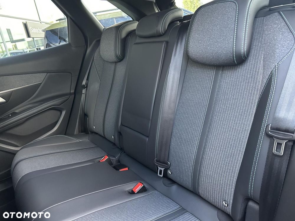 Peugeot 3008 1.5 BlueHDi Allure Pack S&S EAT8 - 17