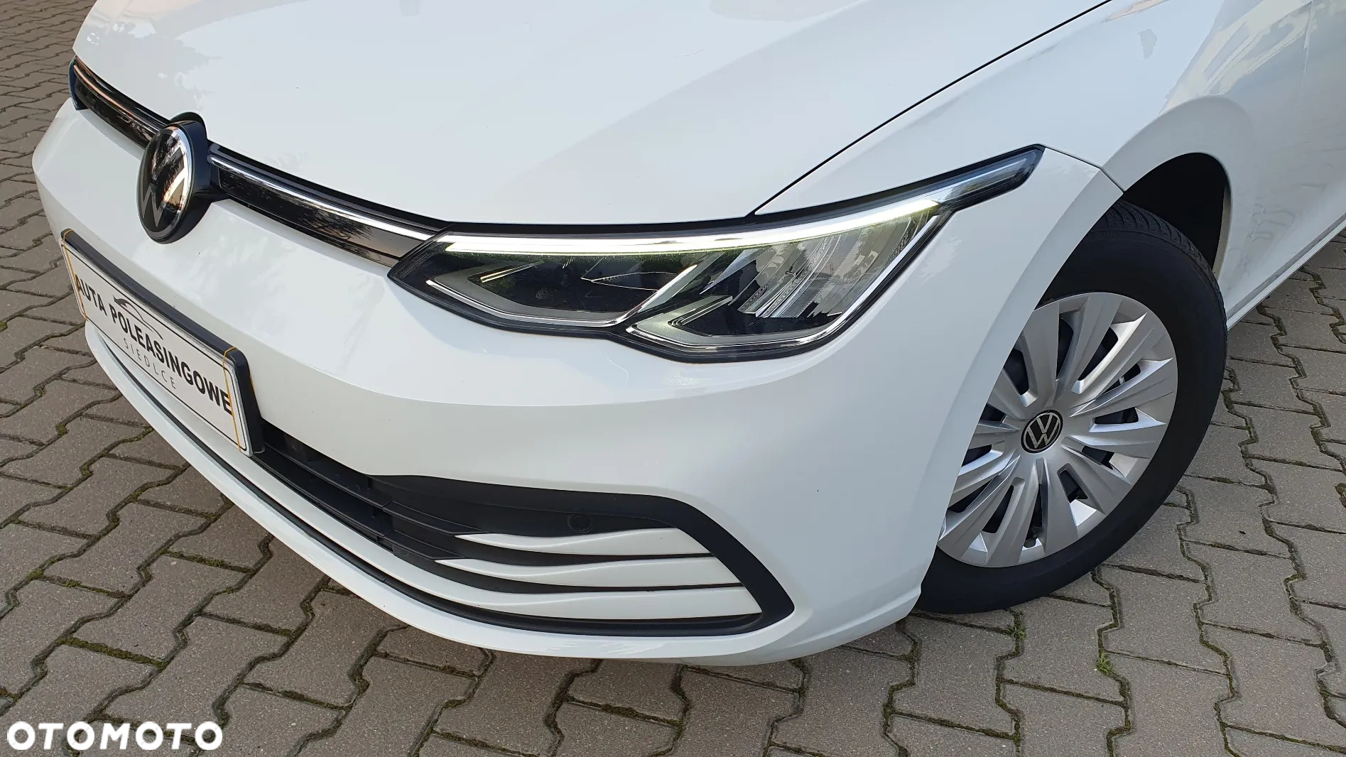 Volkswagen Golf VIII 1.0 TSI Life - 2