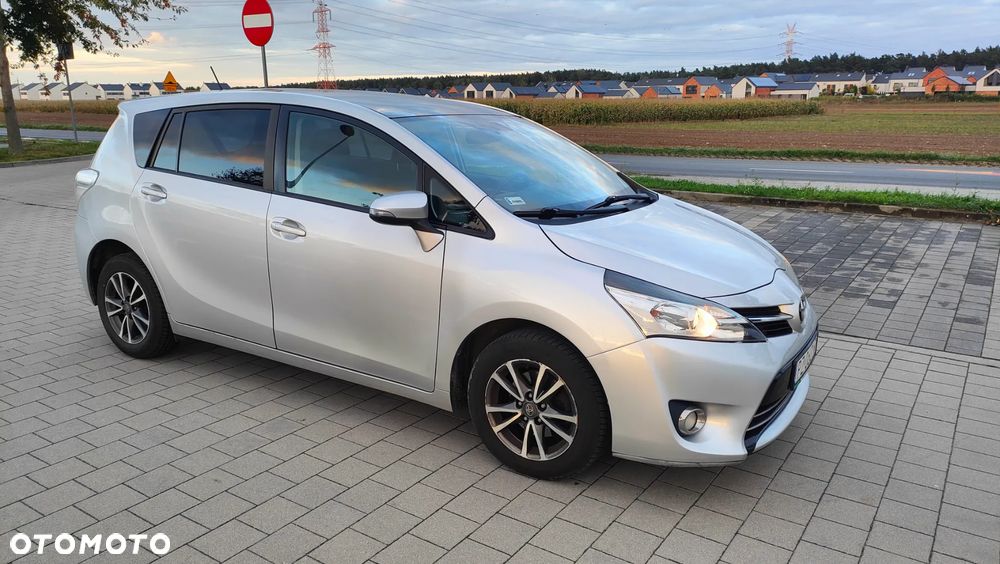 Toyota Verso 1.6 D-4D 7-Sitzer Start/Stop Skyview Edition - 2