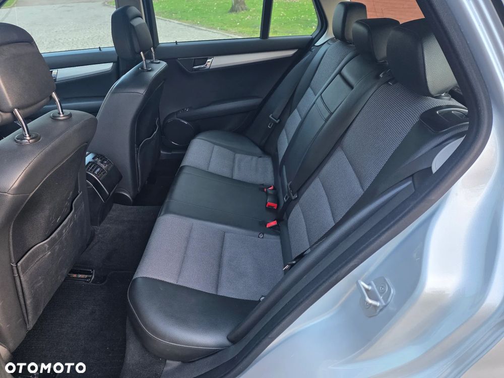 Mercedes-Benz Klasa C 200 7G-TRONIC Avantgarde Edition - 17