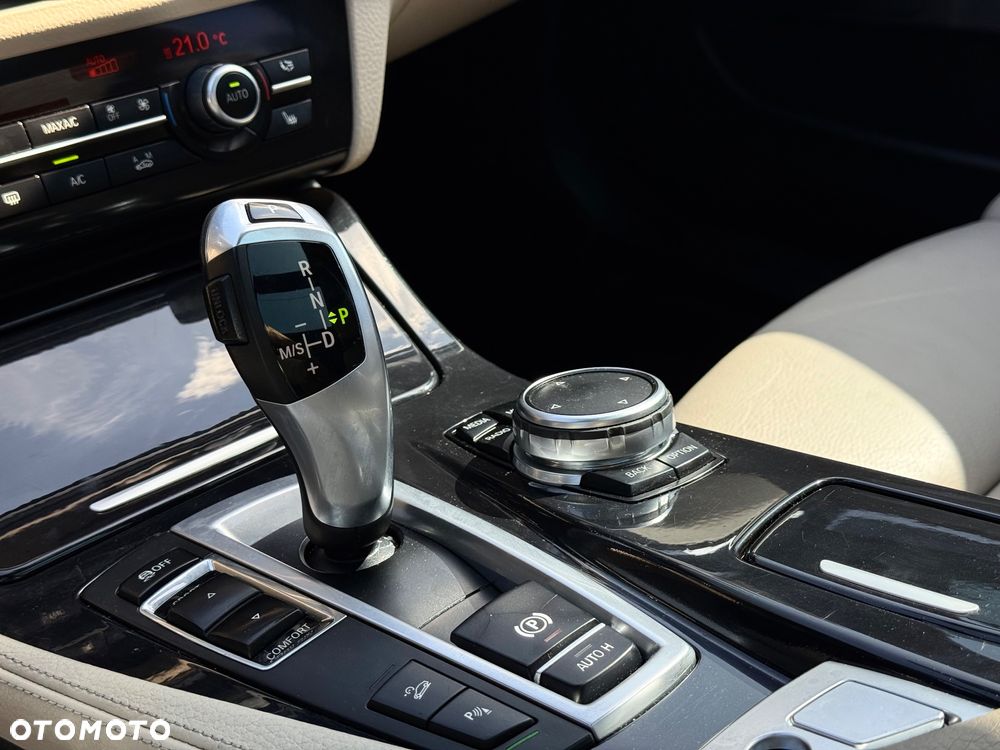 BMW Seria 5 530d xDrive Sport-Aut Luxury Line - 17