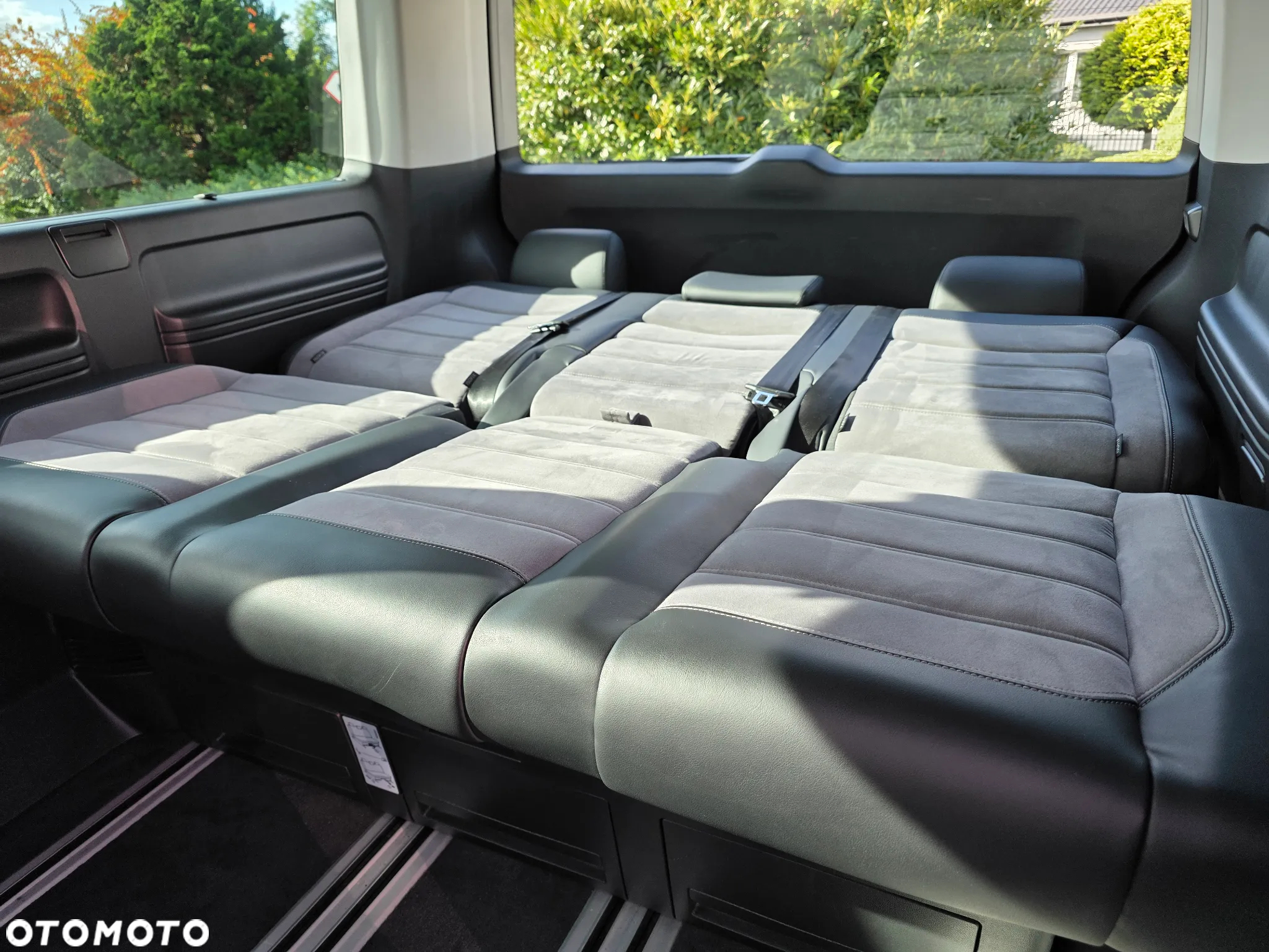 Volkswagen Multivan - 17