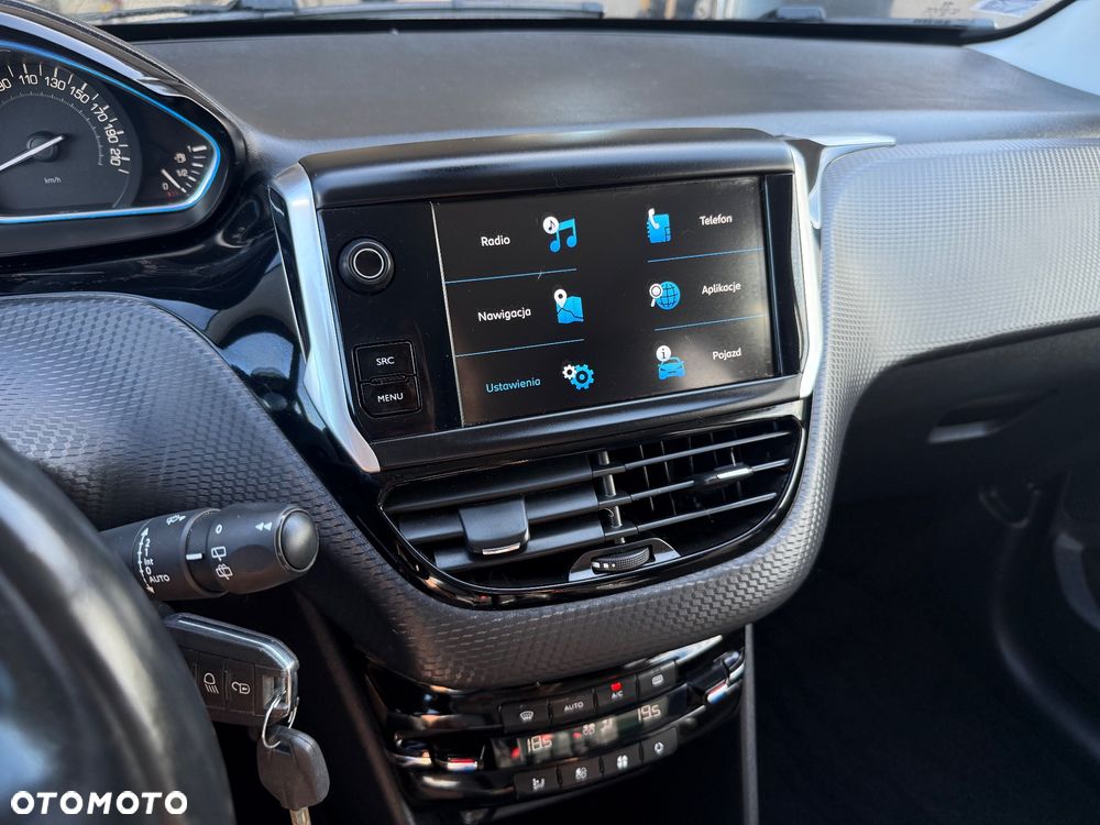 Peugeot 2008 PureTech 110 GPF Stop&Start EAT6 Allure - 22