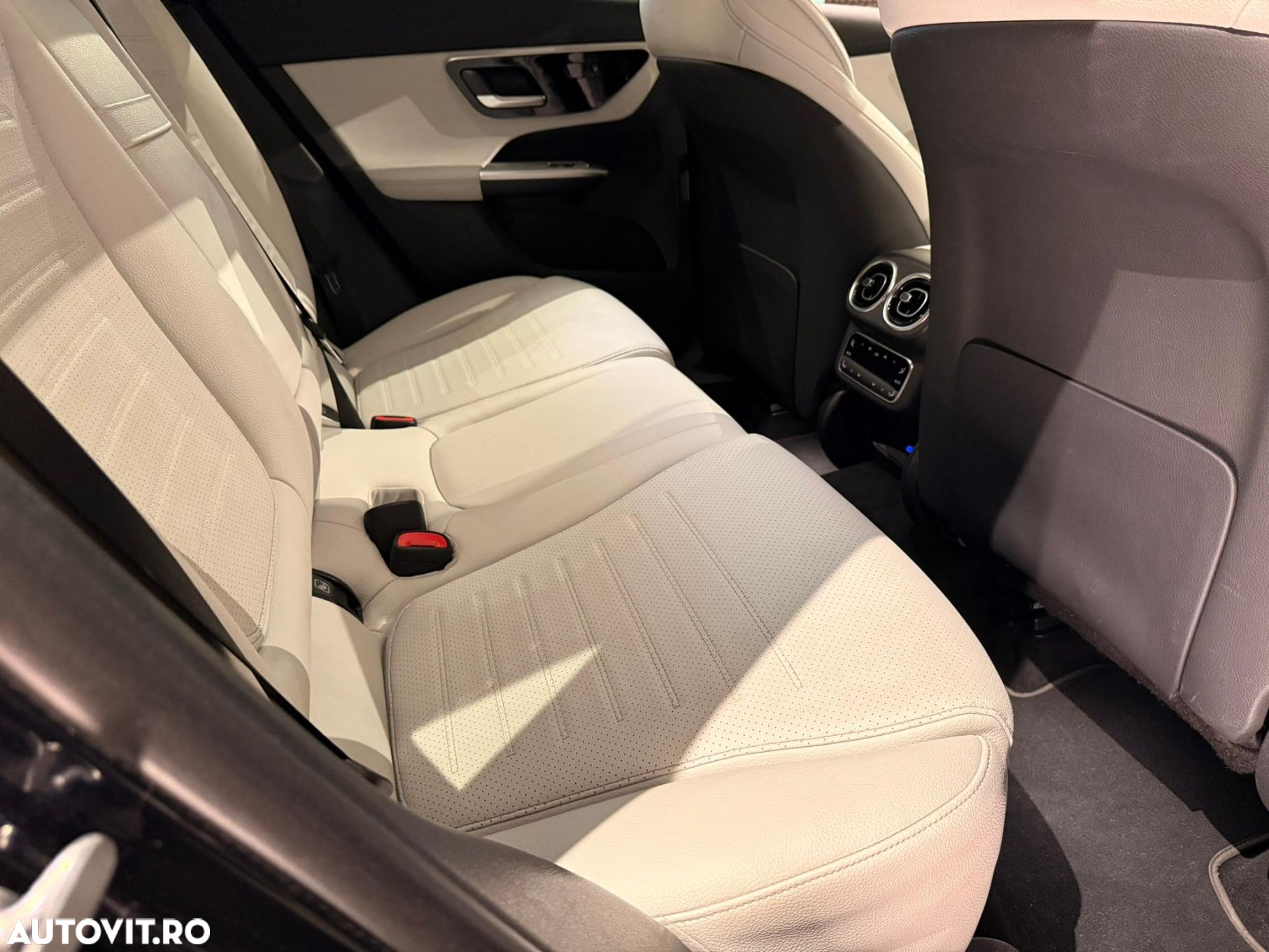 Mercedes-Benz GLC 400 e 4MATIC - 28