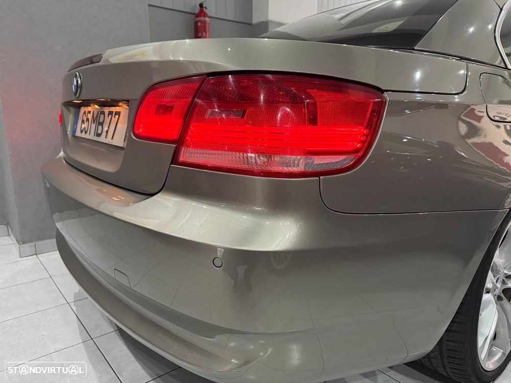 BMW 320 i Edition Exclusive - 9