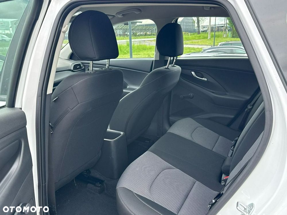 Hyundai i30 1.5 T-GDI 48V Smart - 12