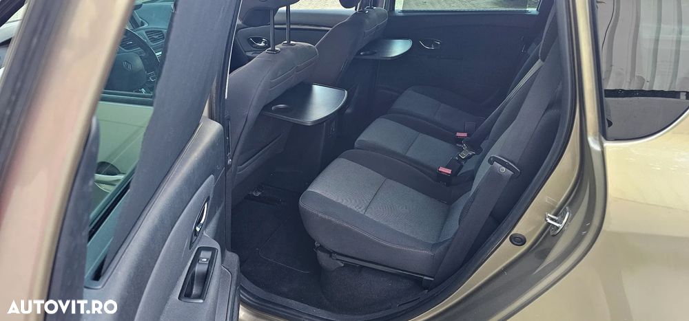 Renault Scenic 1.6 16V 110 Dynamique - 8