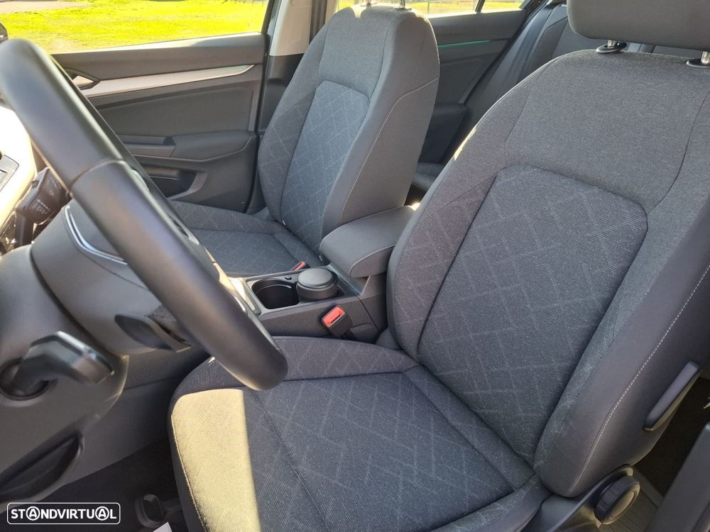 VW Golf 1.5 eTSI Life DSG - 15