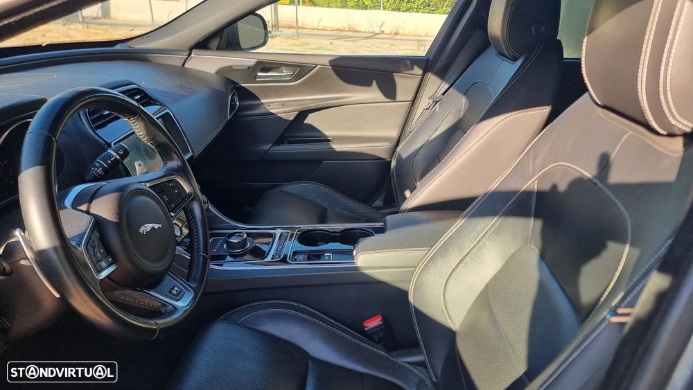 Jaguar XE 20d AWD Aut. R-Sport - 13