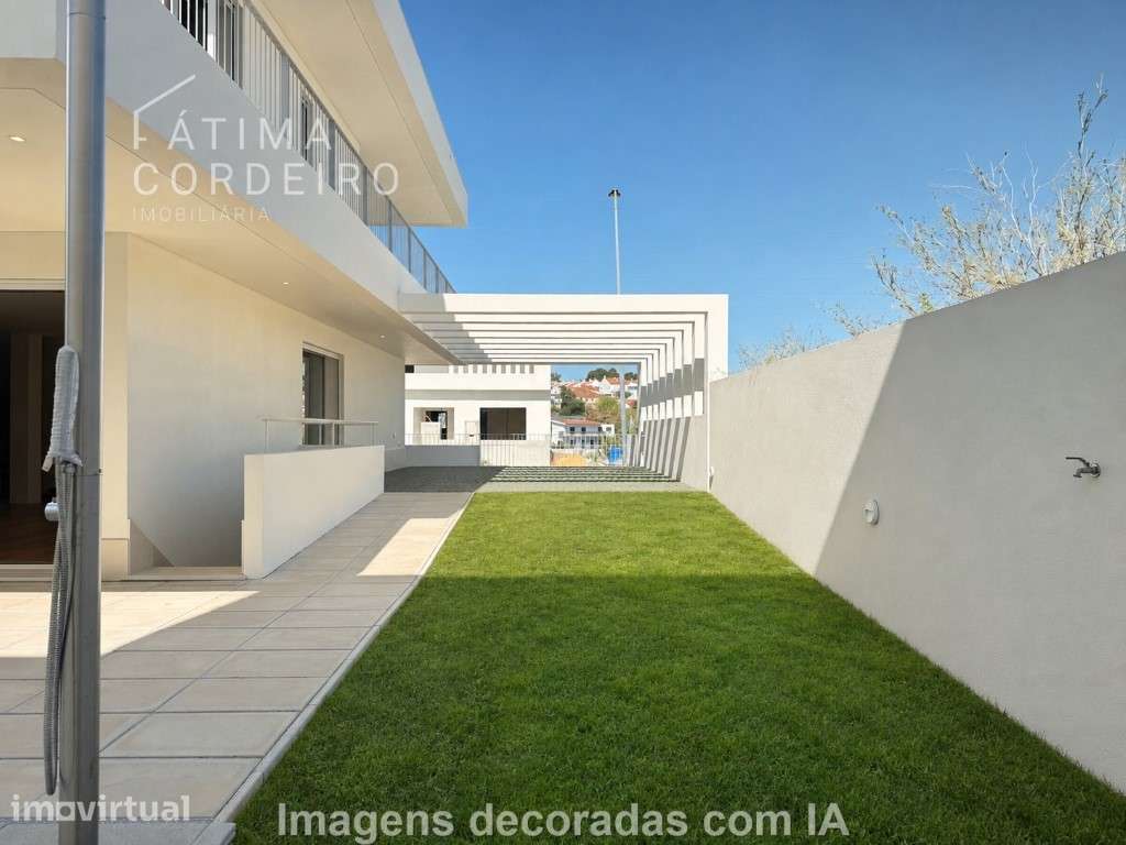 Moradia T4+1 com Piscina e Acabamentos de Excelência - Próxima do F... - Grande imagem: 3/32