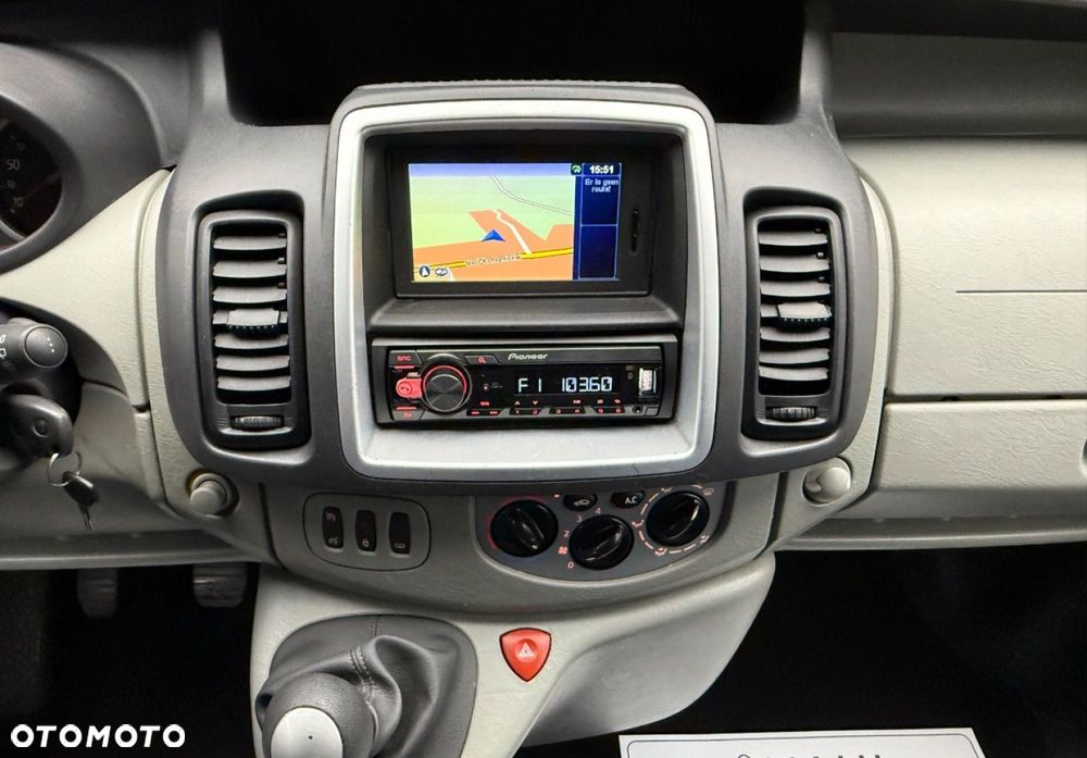 Renault Trafic - 25
