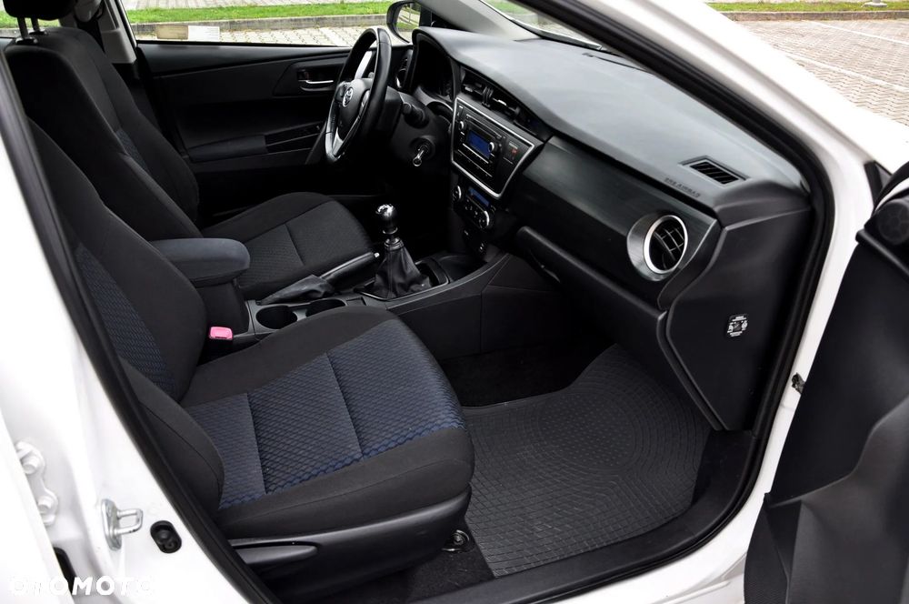 Toyota Auris 1.4 D-4D Premium Comfort - 32