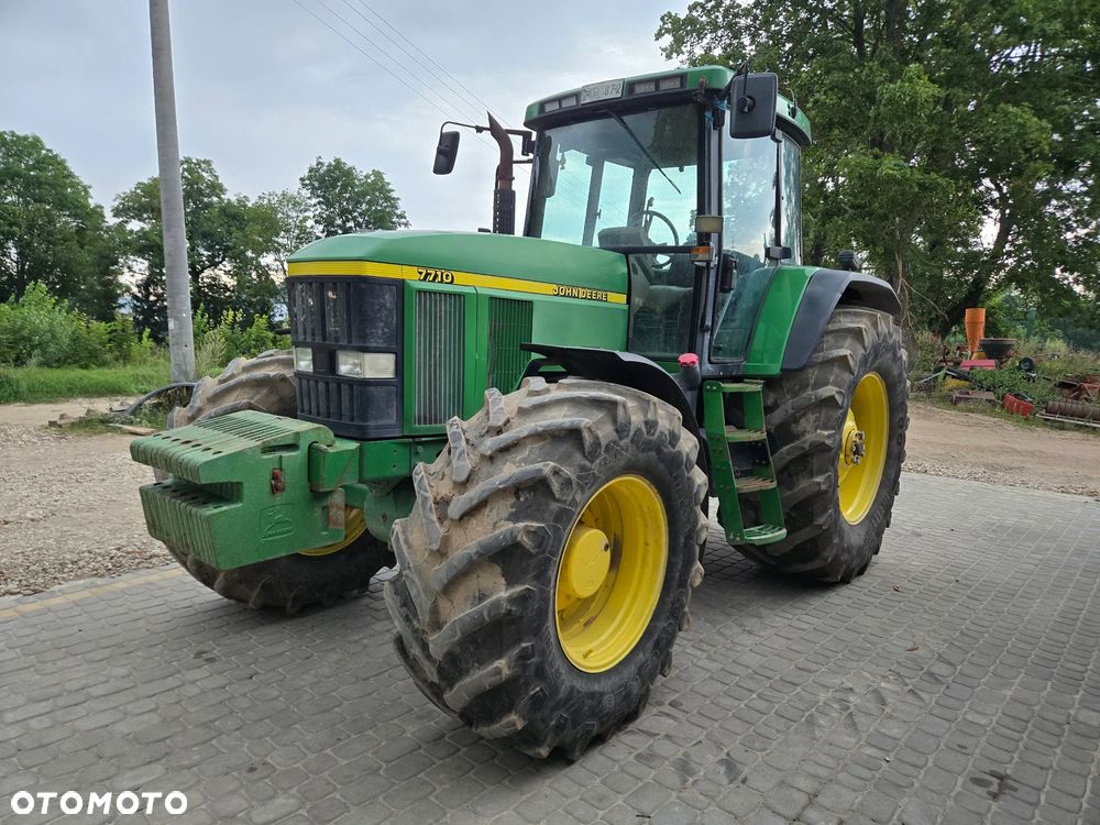 John Deere 7710