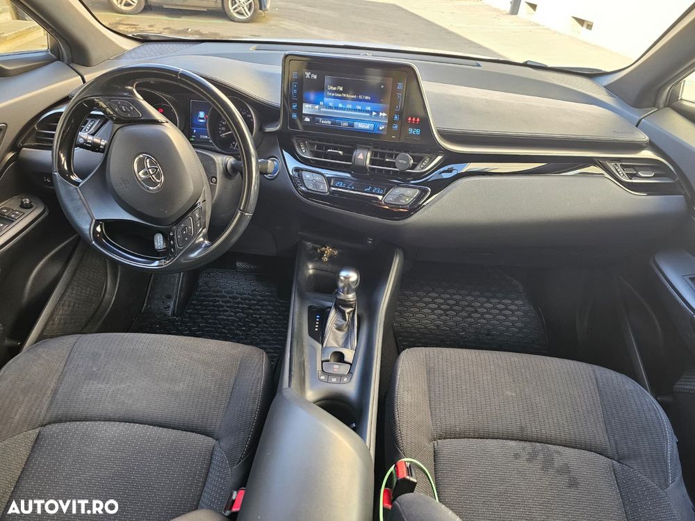Toyota C-HR - 11