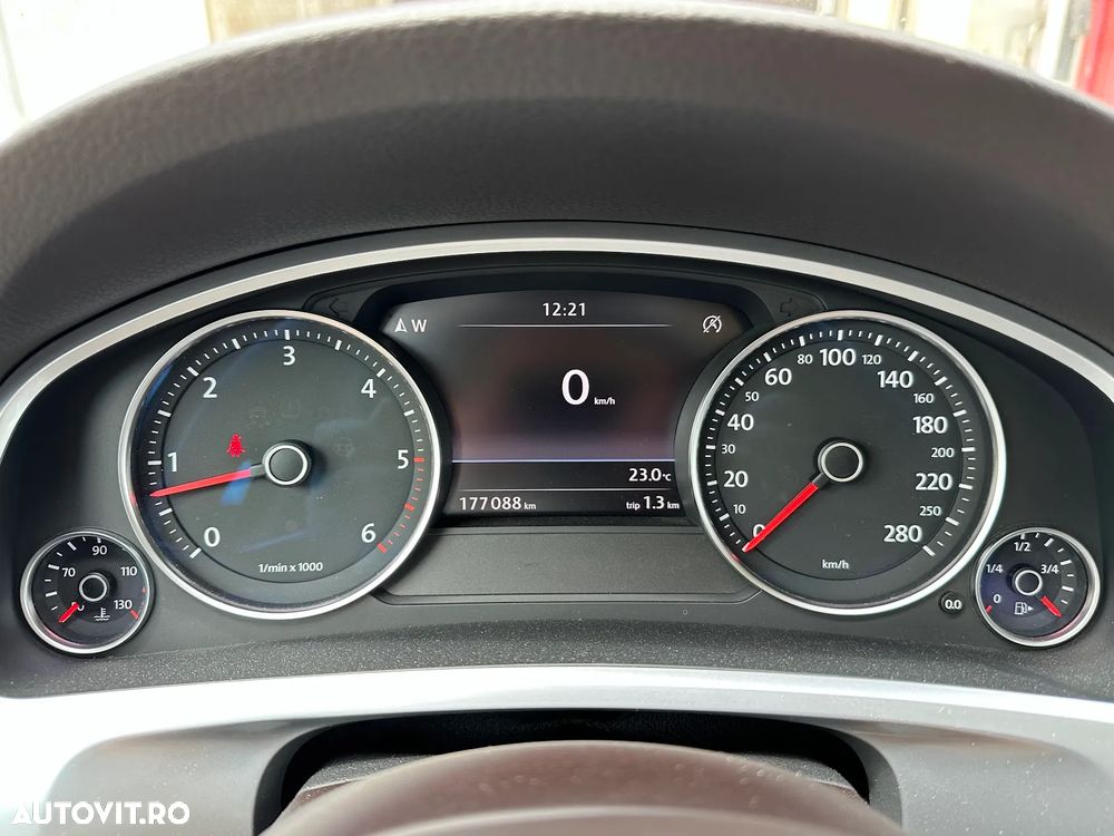 VOLKSWAGEN Touareg 2013 — imagine 14