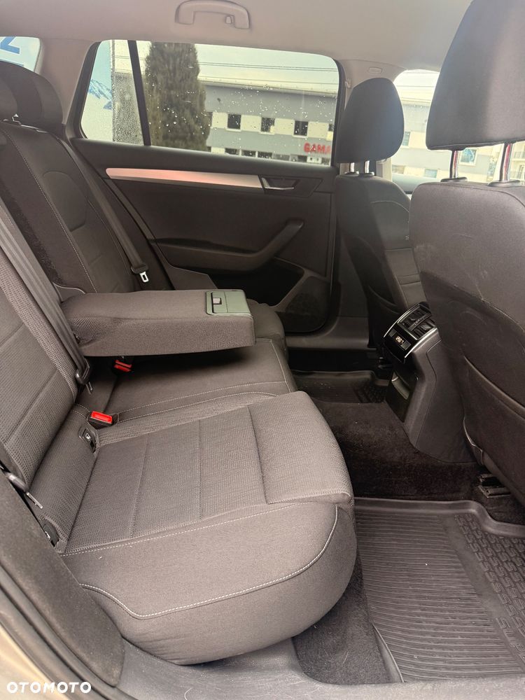 Skoda Superb 2.0 TDI Ambition DSG - 27