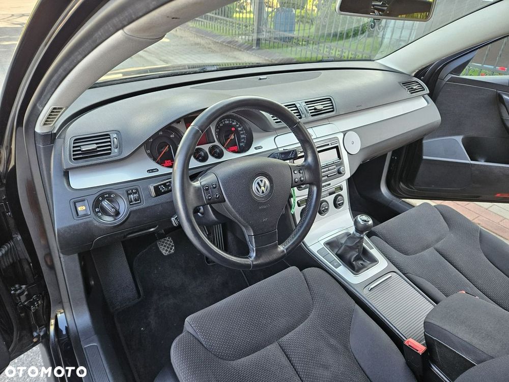 Volkswagen Passat - 8