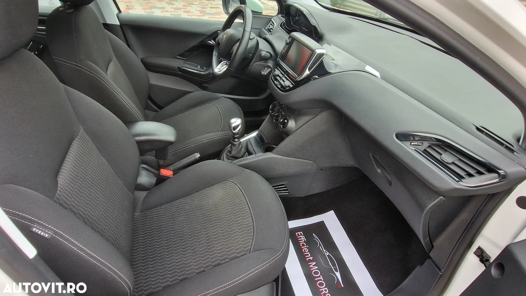 Peugeot 208 BlueHDi 100 Active Pack - 21