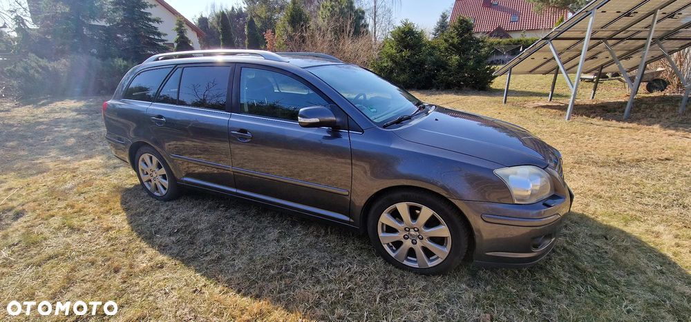 Toyota Avensis - 2