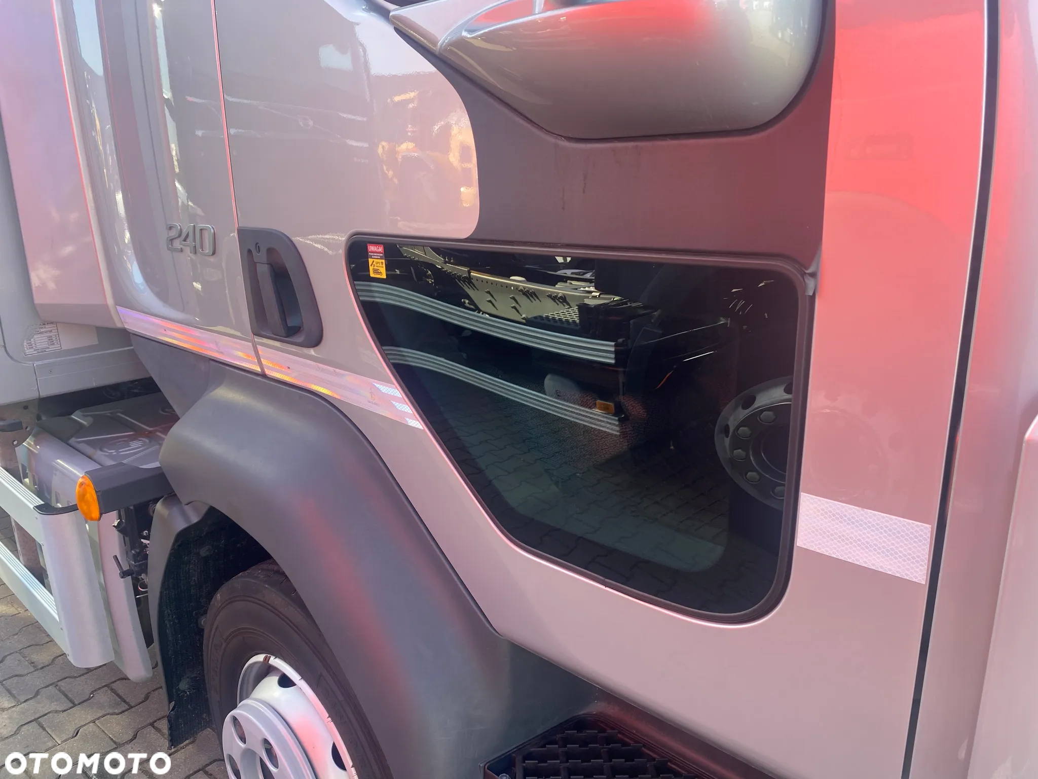 Volvo 2022 FL5 4x2R 240KM - 9
