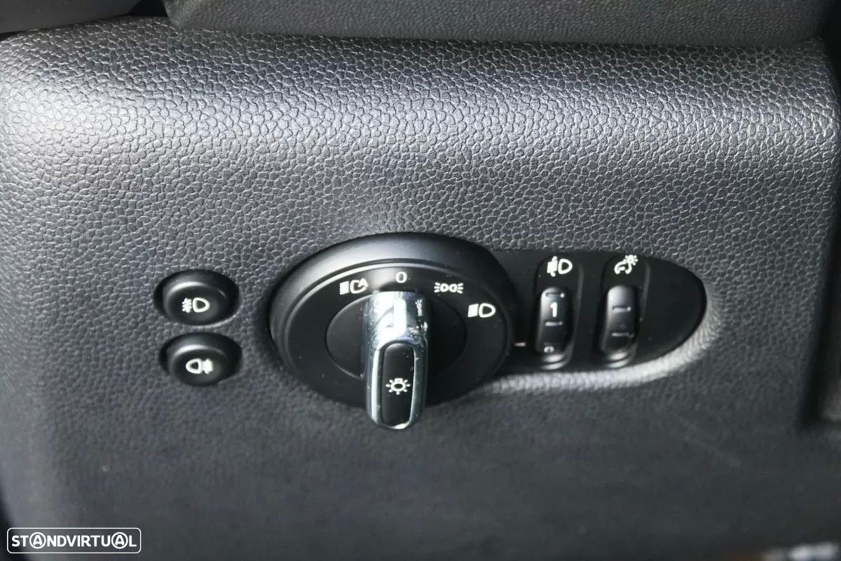 MINI 5 Portas Cooper S Auto Desportiva - 23