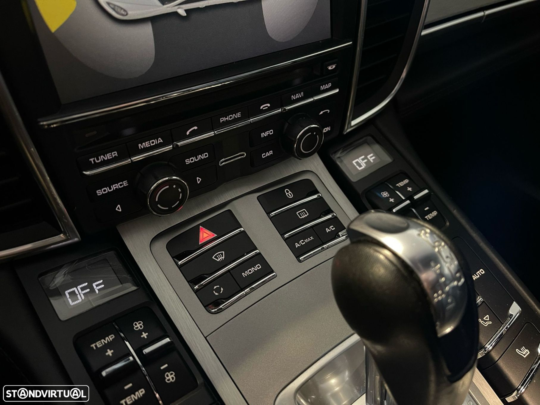 Porsche Panamera Turbo PDK - 32
