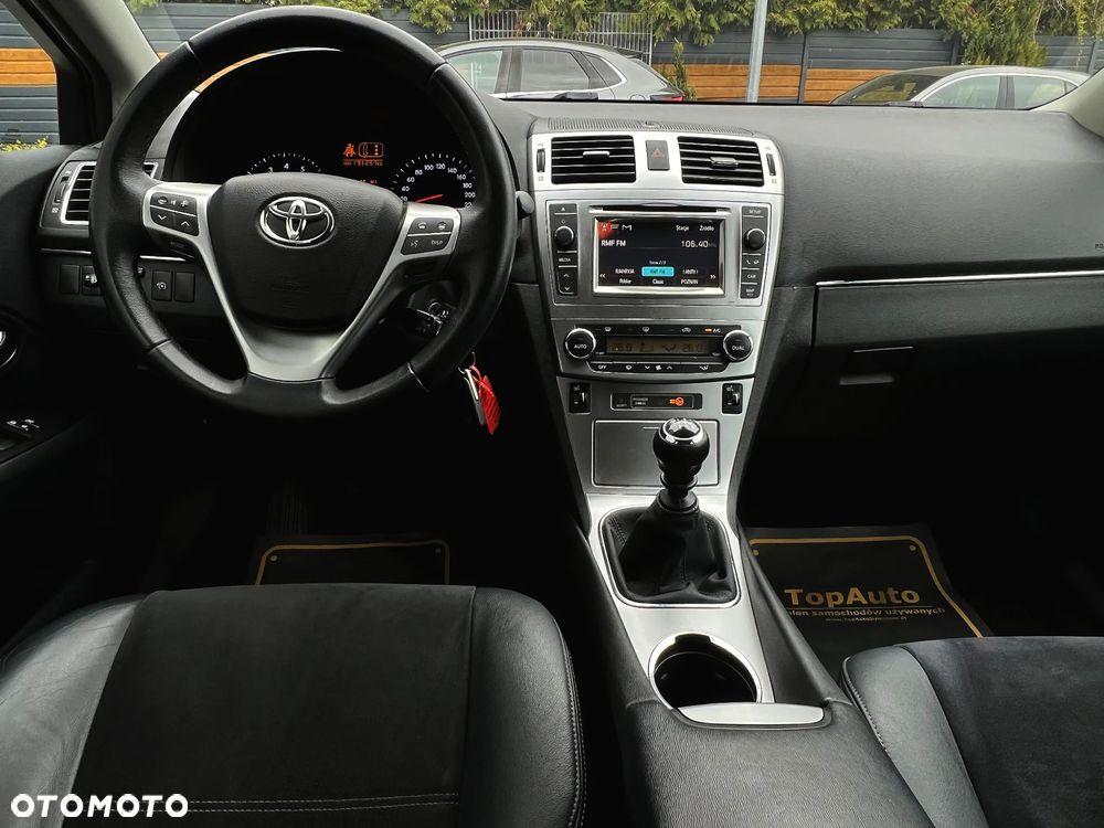 Toyota Avensis 1.8 Premium - 22