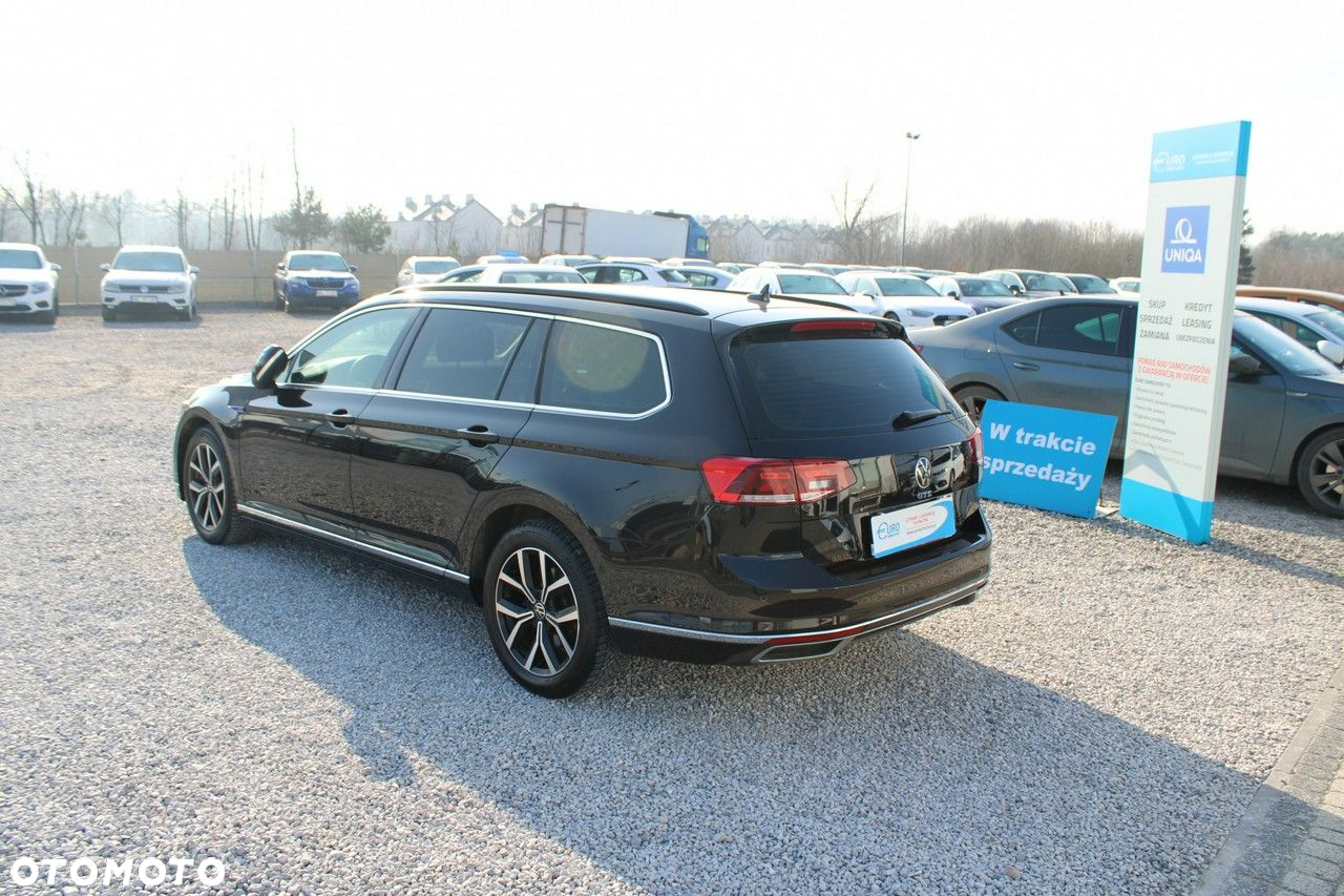Volkswagen Passat - 8