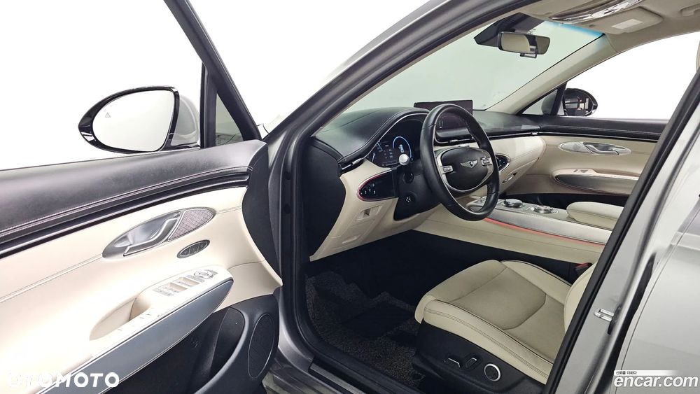 Genesis GV70 2.5T AWD AT8 Luxury Line - 14