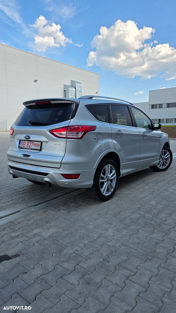 Ford Kuga 1.5 EcoBoost 2x4 Titanium - 2
