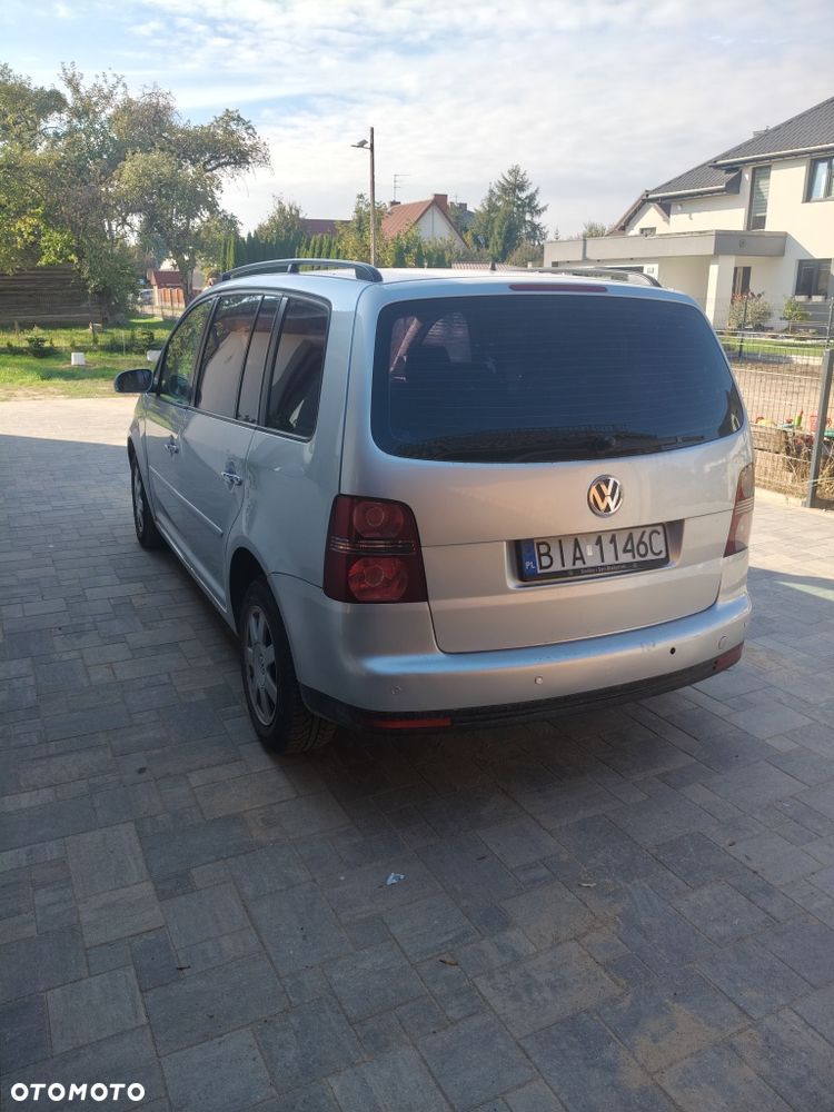 Volkswagen Touran - 3