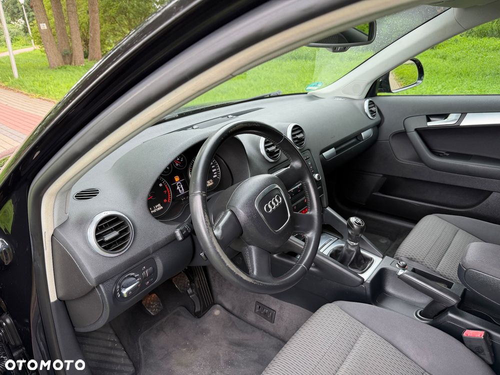 Audi A3 Sportback 1.6 Ambition - 14
