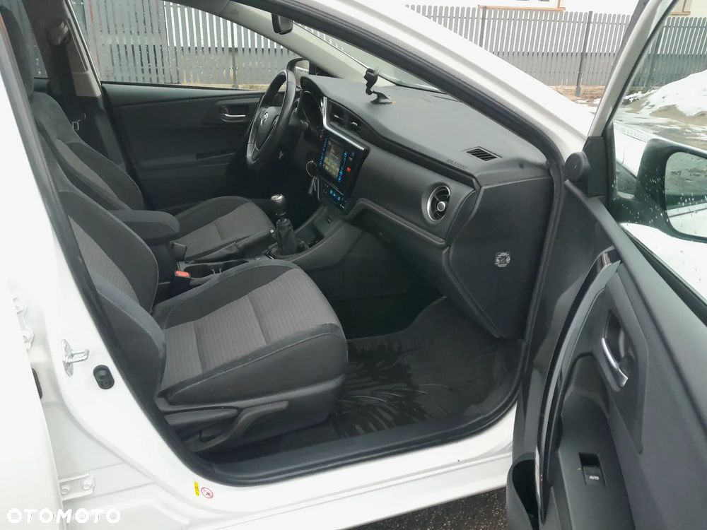Toyota Auris 1.6 Premium Comfort - 11