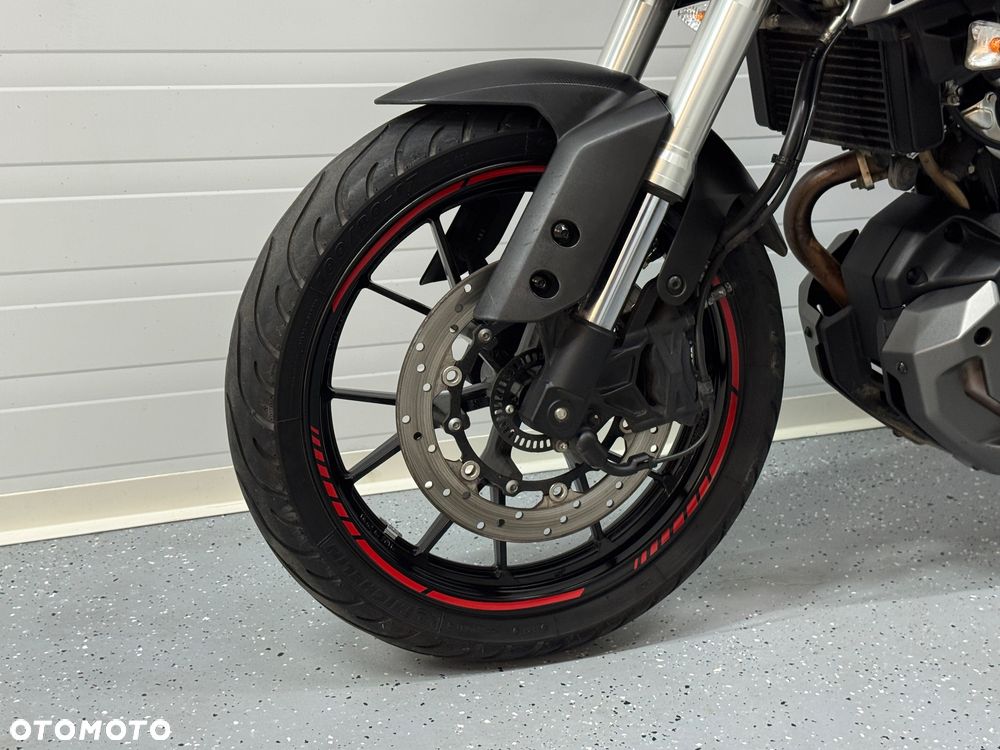 Yamaha MT - 17