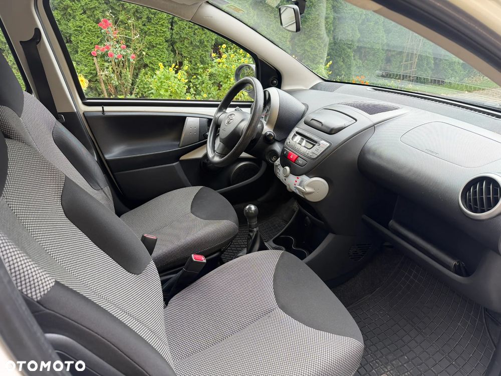 Toyota Aygo - 16