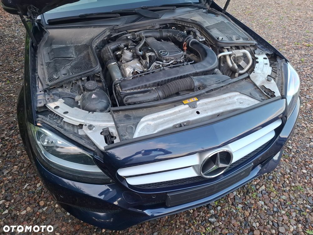 Mercedes-Benz Klasa C 180 d Exclusive - 13