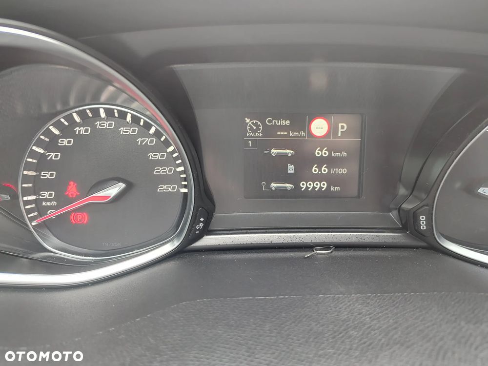 Peugeot 308 1.2 PureTech GPF Allure Pack S&S EAT8 - 14