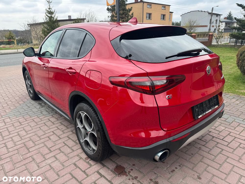 Alfa Romeo Stelvio 2.0 Turbo 16V AT8-Q4 Estrema - 4