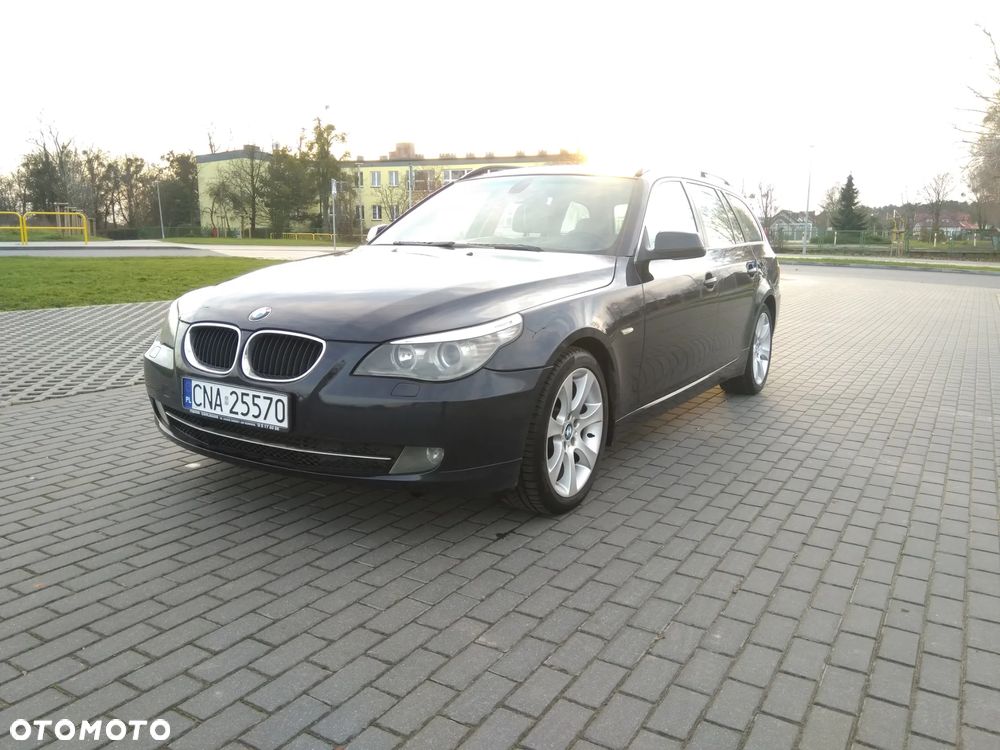 BMW Seria 5 520d Touring Special Edition - 10