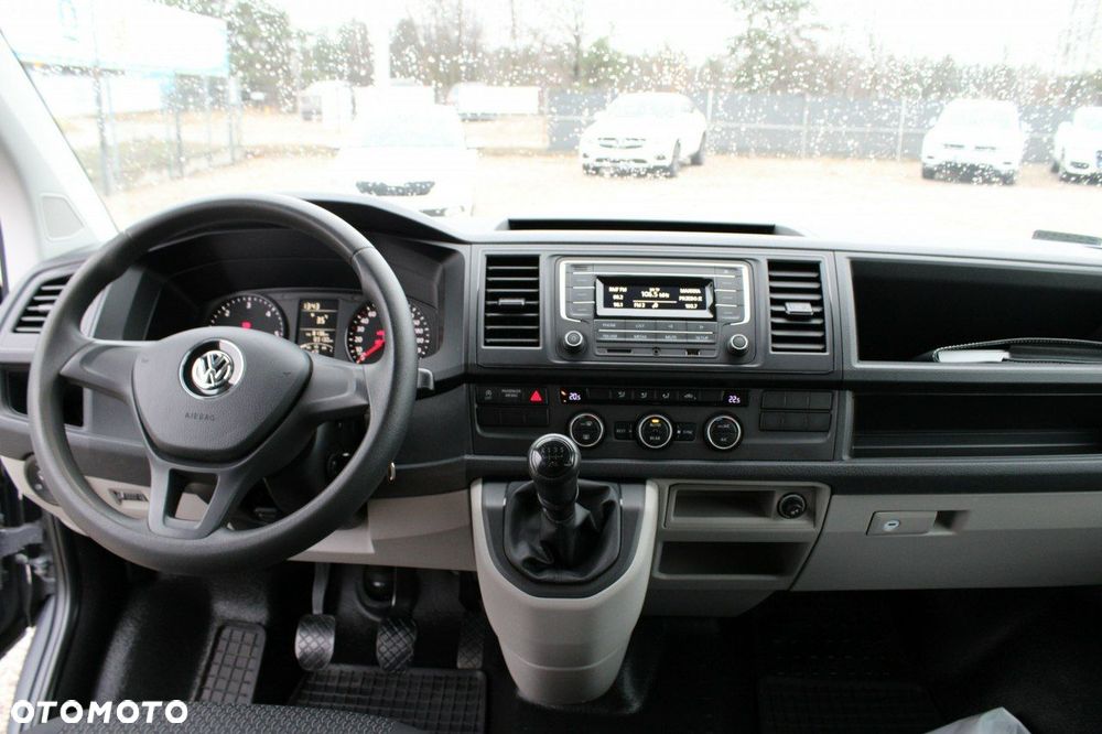 Volkswagen Caravelle - 24