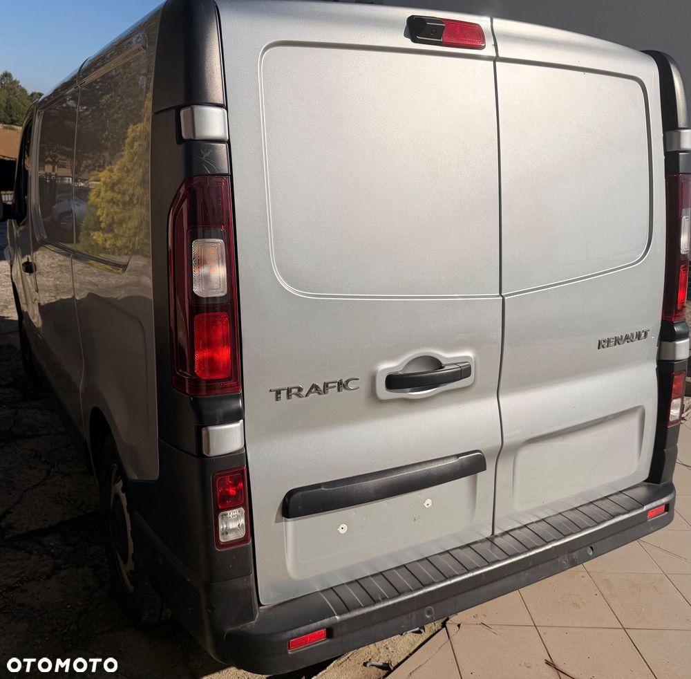 Renault TRAFIC - 2