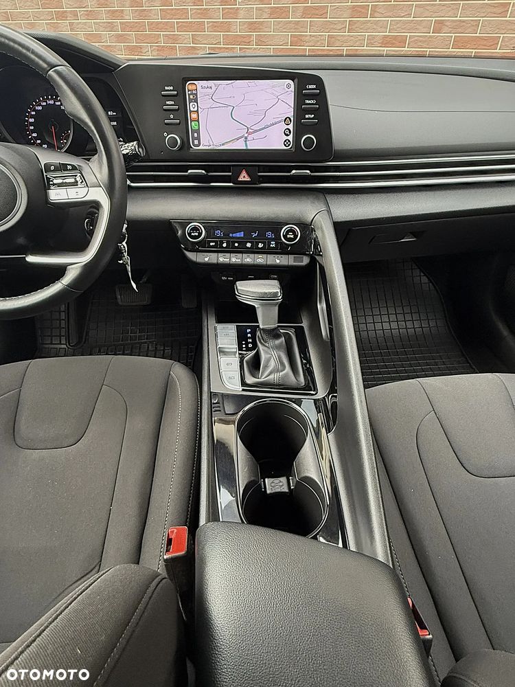 Hyundai Elantra 1.6 Smart CVT - 36