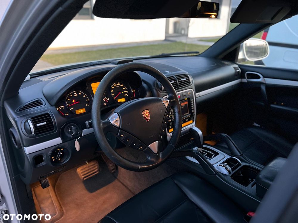Porsche Cayenne - 13