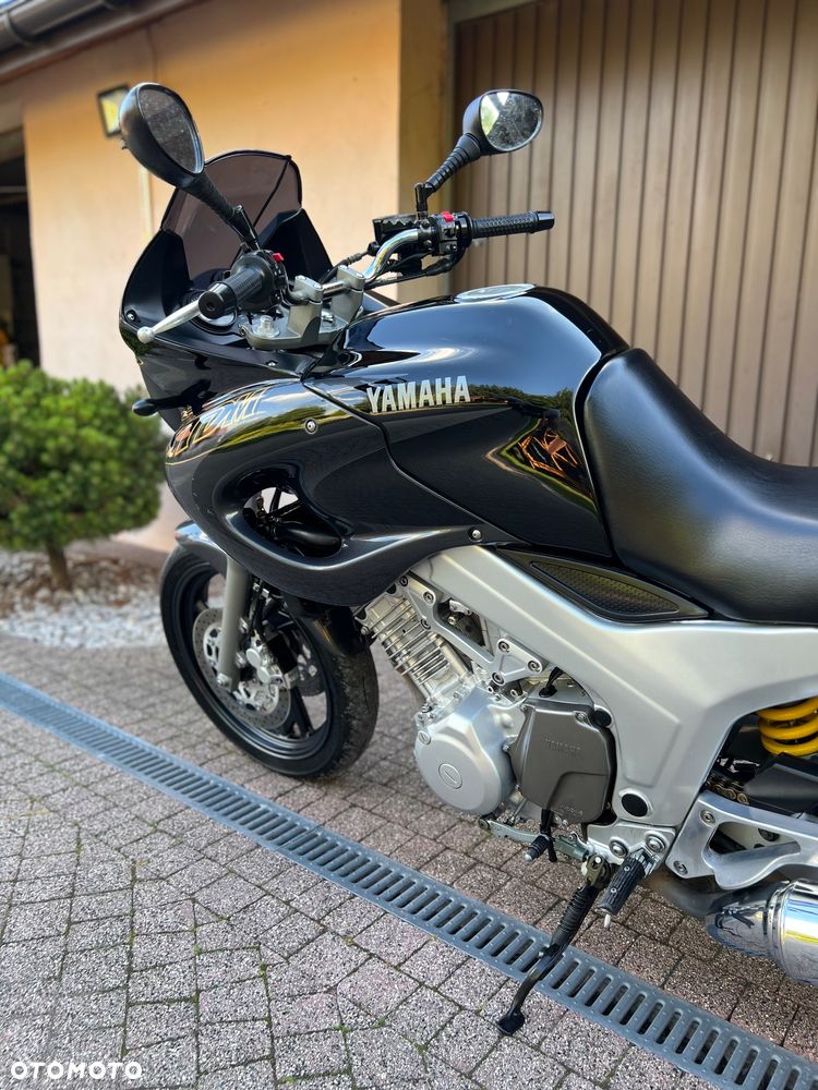 Yamaha TDM - 28