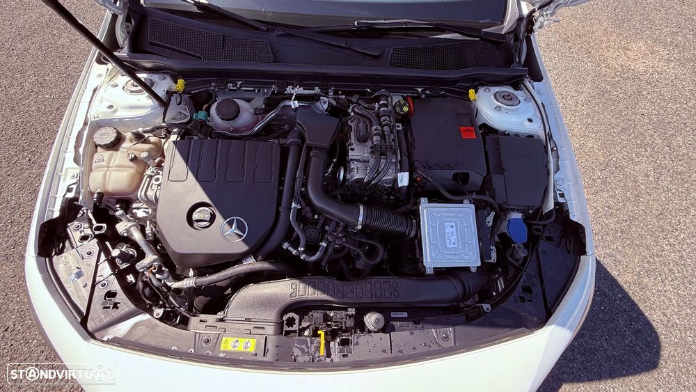 Mercedes-Benz A 250 e AMG Line - 13