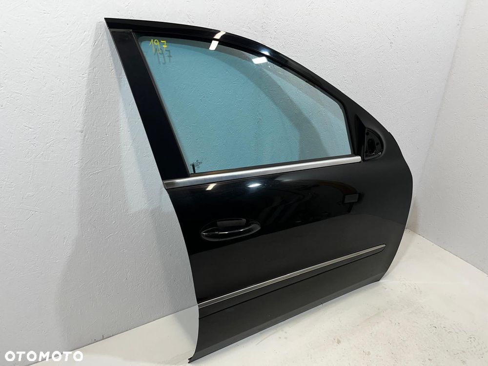 MERCEDES ML W164 LIFT DRZWI PRAWE PRZÓD 197 KOMPLETNE STAN BDB - 4