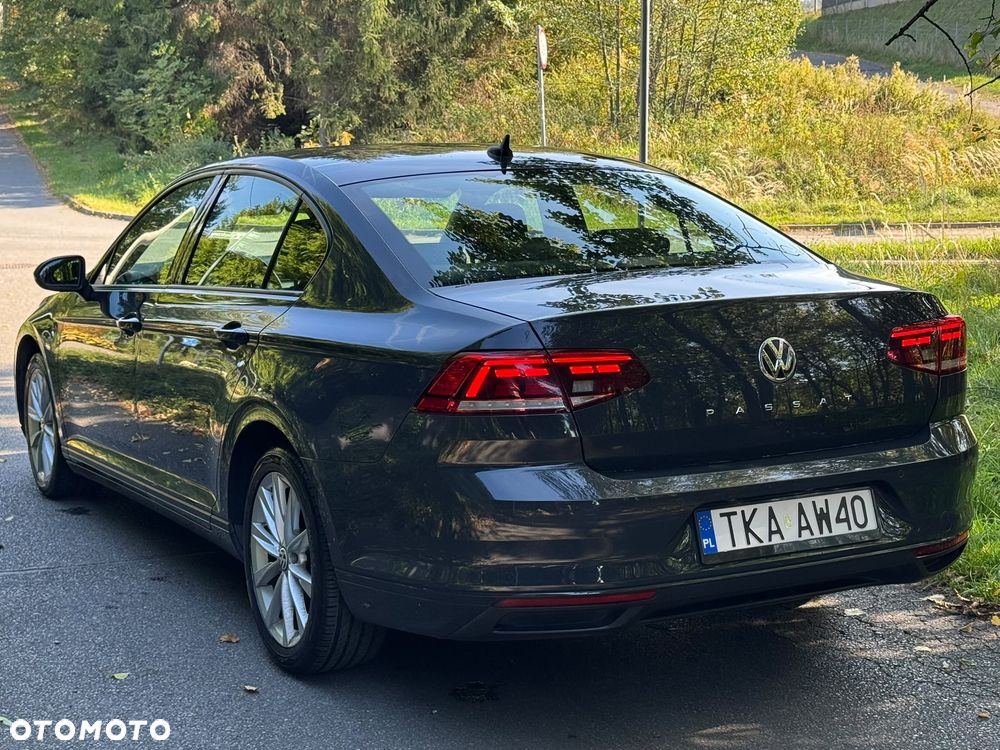 Volkswagen Passat - 14