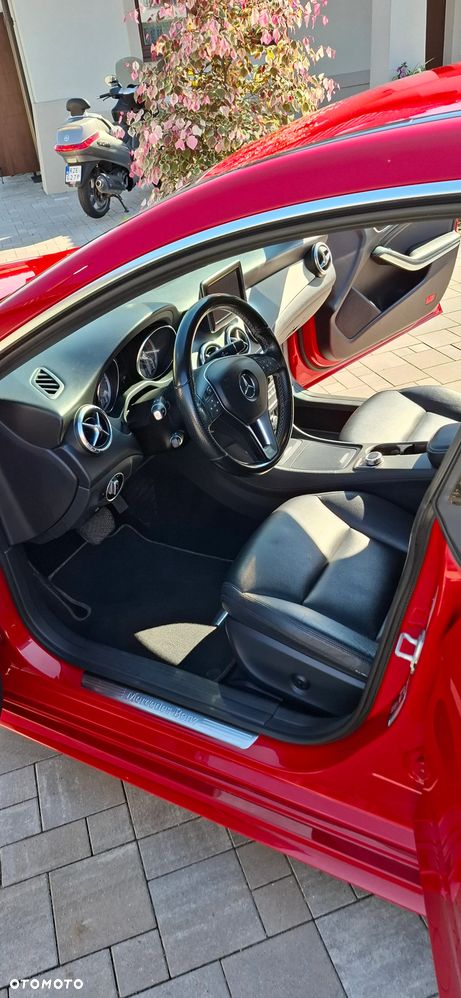 Mercedes-Benz CLA 250 4Matic 7G-DCT AMG Line - 8